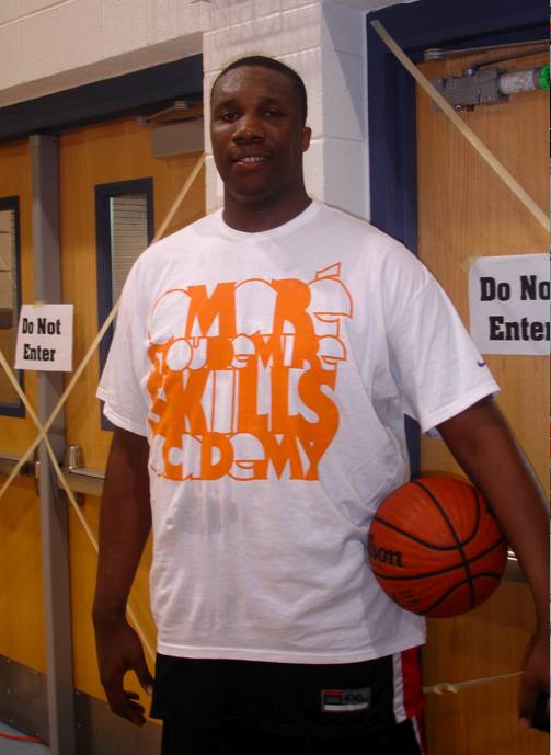 Houston Hoops forward Keith 'Tiny' Gallon, a UNLV recruiting target, helped lead his team to a 3-0 finish in pool play Thursday at Spring Valley High with an 81-78 win over Spiece Indy Heat in day three of the Main Event. The 6-foot-9, 295-pound powerhouse of a big man plays his high school ball at Oak Hill Academy in Virginia, and hopes to potentially make his college choice after this weekend's action in Las Vegas.