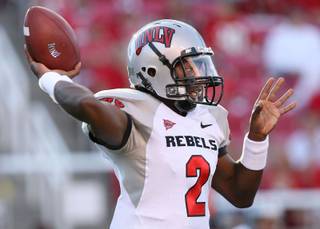 UNLV prepares to pass during the first quarter. 