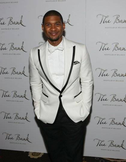 Usher played NYE 2008 host at the Bank.