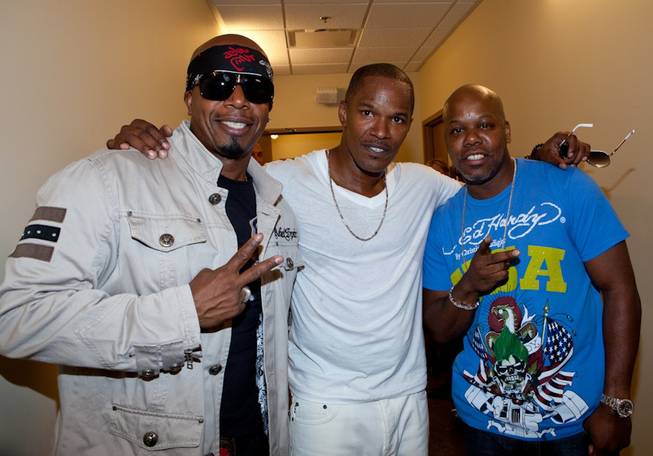 Jamie Foxx, center, poses for a photo backstage at The Joint at The Hard Rock Hotel & Casino in Las Vegas, Nevada  on July 4, 2009. 