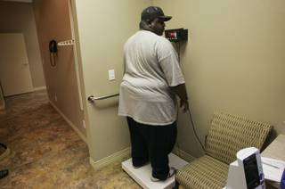 Vincent Daswell topped out at 380 pounds in early 2008. He was 376.3 pounds by that May, when he had gastric band surgery. 