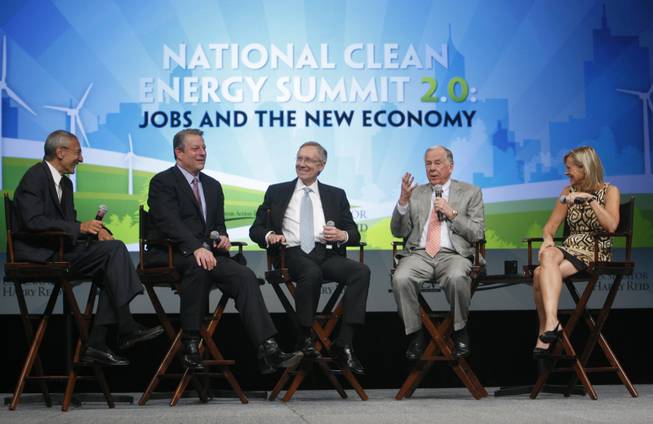Energy executive T. Boone Pickens (second from right) responds to a question during a town hall portion of the National Clean Energy Summit 2.0 at UNLV Monday. Other participants are (from left) moderator John D. Podesta, former Vice President Al Gore, Senate Majority Leader Harry Reid and Assistant Secretary of Energy Cathy Zoi.