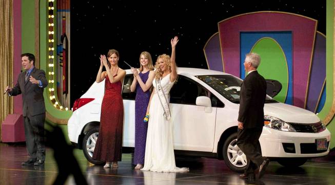 Miss USA 2010 Kristen Dalton, second from right, guest models ...