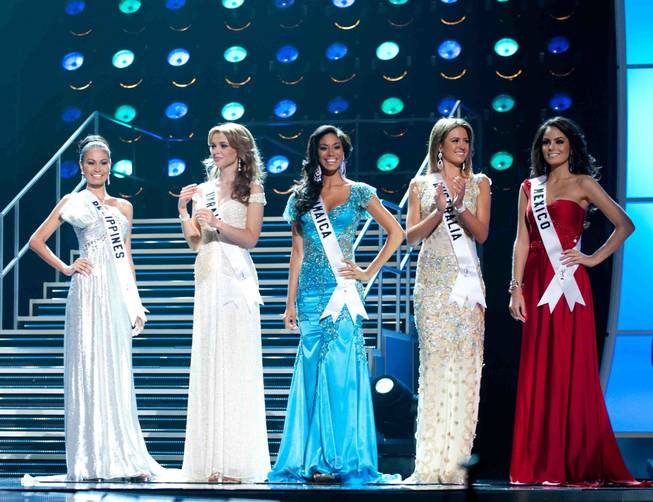 Bạn thích Top 5 & Winner nào tại Miss Universe 2000's Scaled.2010top5petit_t653