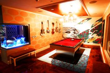 Real World Suite Hard Rock
