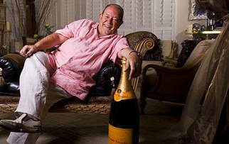 ROBIN LEACH