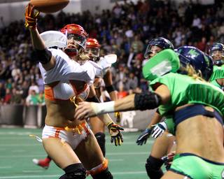 Las Vegas Sin (in white) vs. Seattle Mist (in green) at ShoWare Center in Seattle on Nov. 4, 2011