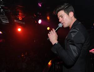 Robin Thicke performs at the Bank in the Bellagio on Saturday, Feb. 18, 2012. 
