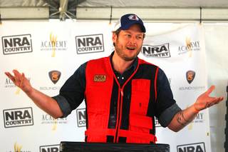 Blake Shelton, Band Perry, others show off their guns at NRA Country/ACM ...