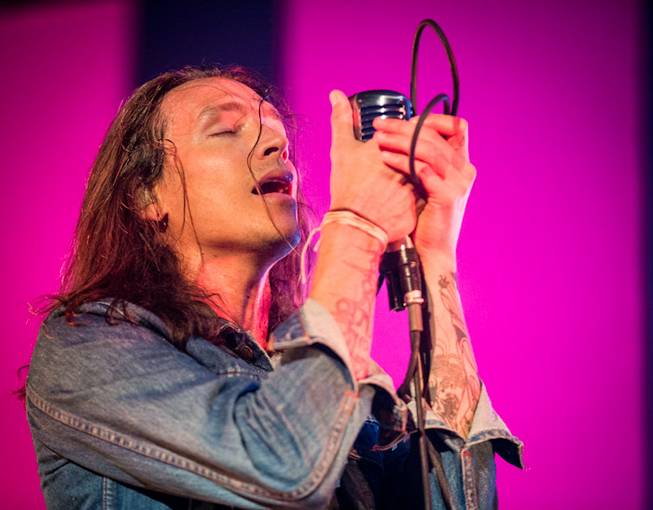 Incubus at HRH's The Joint