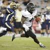 Photo: Palo Verde running back Lee Griggs runs through th Photo: Palo Verde running back Lee Griggs runs through th