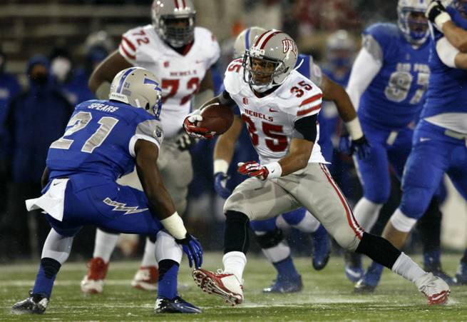 Blog: Cornett carries UNLV to bowl eligibility in 41-21 victory at Air Force
