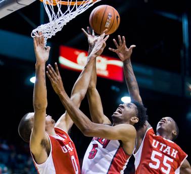 Shooting basketball: Capturing the fast and unpredictable