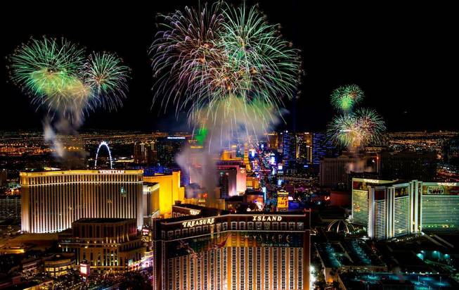 2014 NYE: Strip Fireworks 2014 NYE: Strip Fireworks
