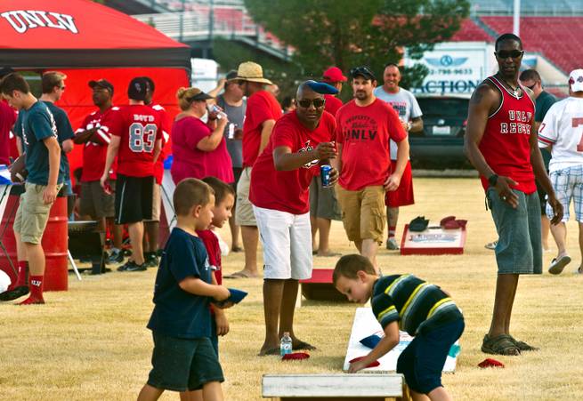 Be the life of the party: Tips on how to get your tailgate on for UNLV games