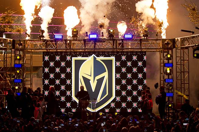 1122NHLPresser03 1122NHLPresser03