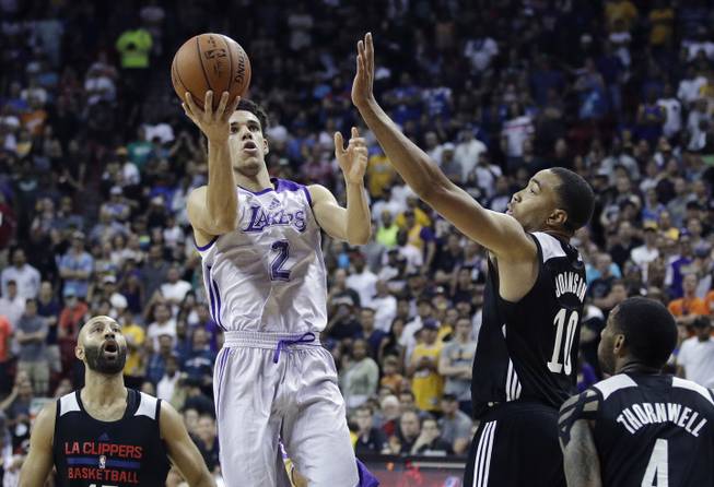 LaVar Ball Says Lonzo Ball Switching Shoes is 'Making a Statement'