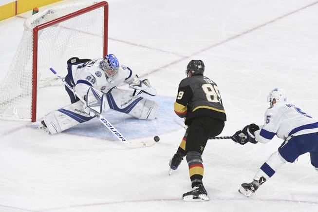Golden Knights beat Lightning, reach 30-win plateau