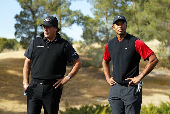 Viewers who paid for Phil Mickelson, Tiger Woods match getting refunds Viewers who paid for Phil Mickelson, Tiger Woods match getting refunds