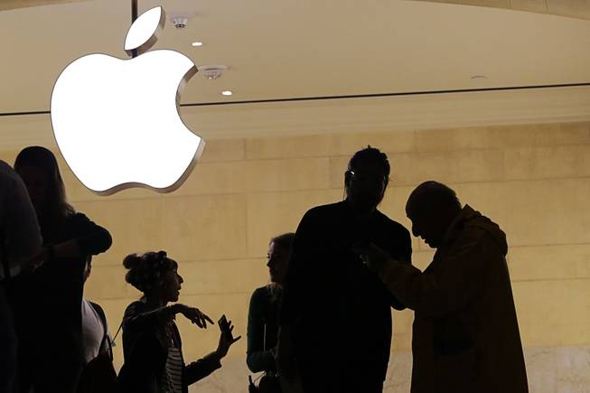 Apple Apple