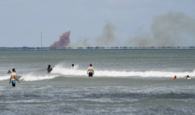 SpaceX Dragon 2 SpaceX Dragon 2