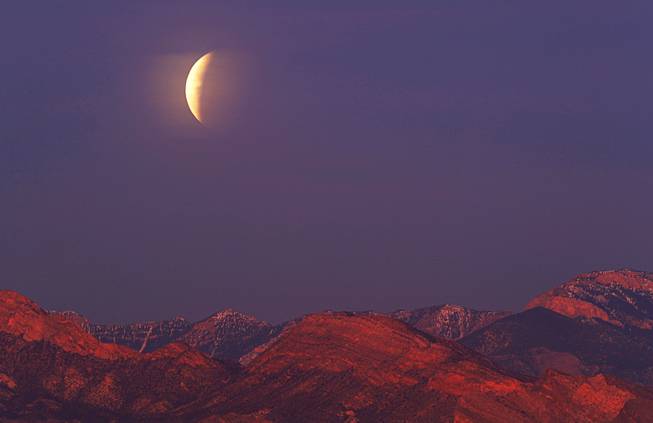 Eclipse Las Vegas >> Photos Over Las Vegas Super Blue Blood Moon Awes And Wows Eclipse Las Vegas >> Photos Over Las Vegas Super Blue Blood Moon Awes And Wows